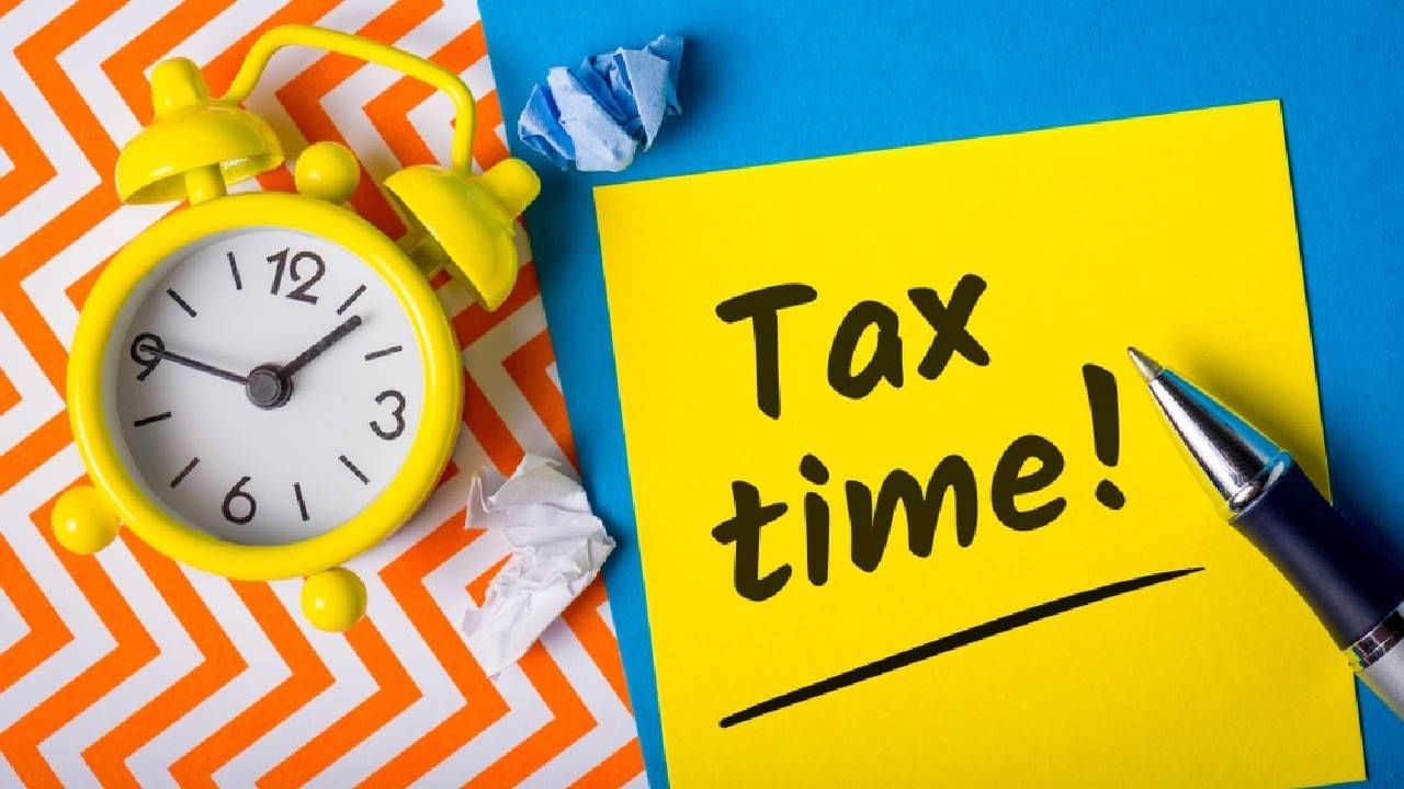 Income Tax : डेडलाईन संपली, मग भरताय इनकम टॅक्स रिटर्न? असं होऊ शकतं नुकसान