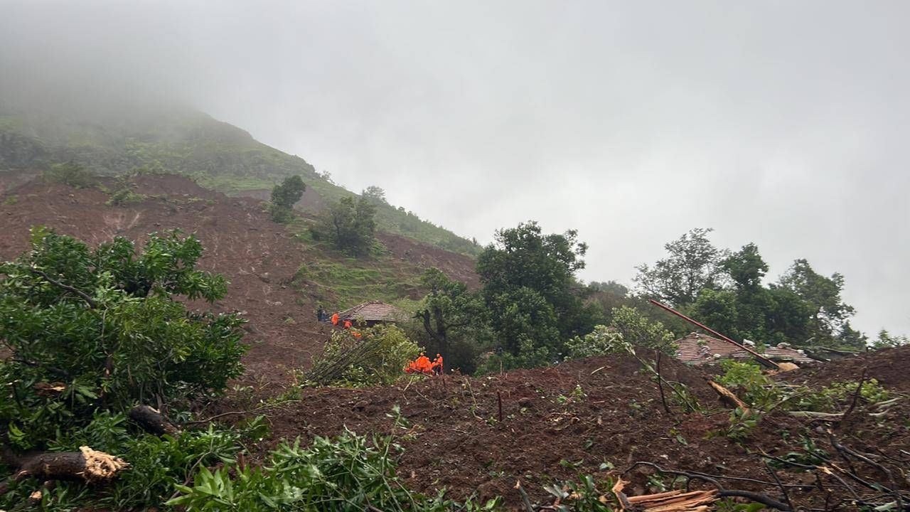 झोपेतच काळाने घात केला, खालापूरच्या इर्शाळवाडी गावावर दरड कोसळली!