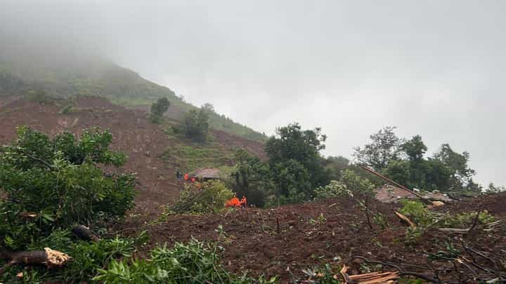 झोपेतच काळाने घात केला, खालापूरच्या इर्शाळवाडी गावावर दरड कोसळली! झोपेतच काळाने घात केला, खालापूरच्या इर्शाळवाडी गावावर दरड कोसळली!