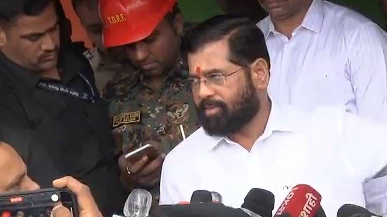 इर्शाळवाडी दुर्घटनाग्रस्त मुलांचं मुख्यमंत्री एकनाथ शिंदे पालकत्व स्वीकारणार !