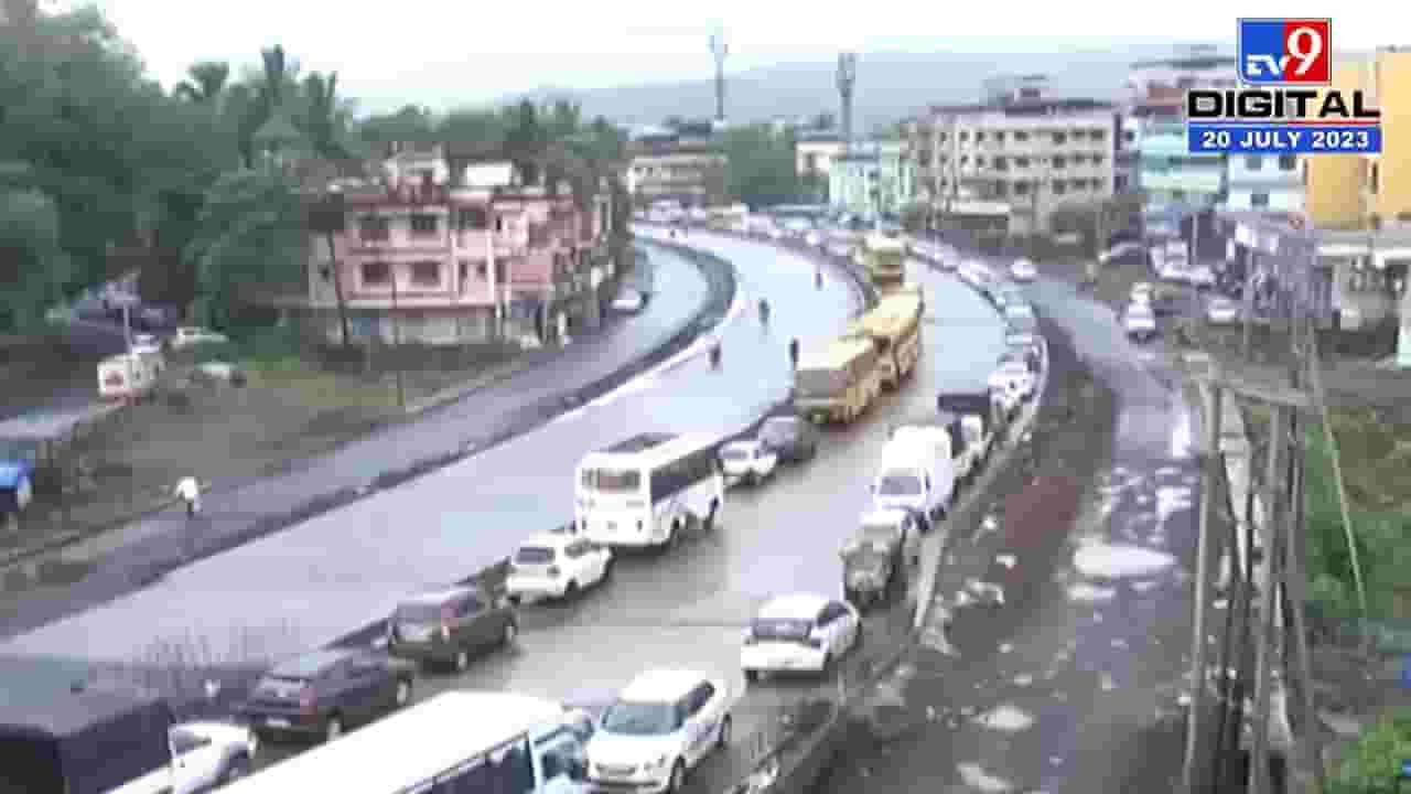 चिपळूणला महापुराचा धोका? हजारो वाहने महामार्गावर पार्किंग