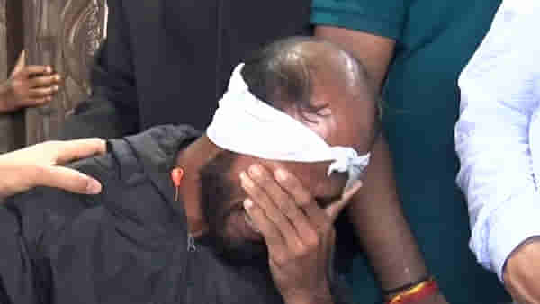 आक्रोश आणि फक्त आक्रोश, तरुणाने नाना पटोले यांच्यासमोर टाहो फोडला