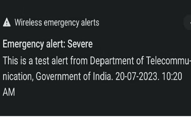 मोबाईलवर सकाळी घाबरलात Emergency Alert Severe चा मेसेज पाहून ?, सरकारने सांगितलंय या मेसेज मागचं कारण मोबाईलवर सकाळी घाबरलात Emergency Alert Severe चा मेसेज पाहून ?, सरकारने सांगितलंय या मेसेज मागचं कारण