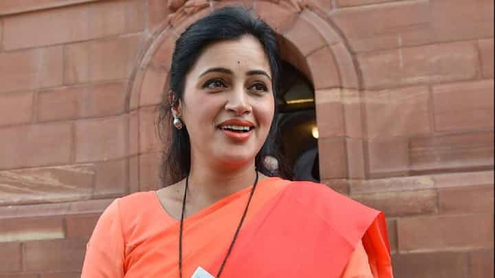 मणिपूर हिंसाचारावरून नवनीत राणा भडकल्या; केलं मोठं विधान! मणिपूर हिंसाचारावरून नवनीत राणा भडकल्या; केलं मोठं विधान!