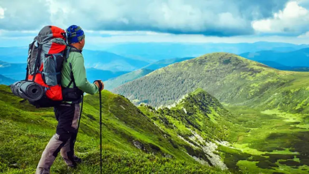 पहिल्यांदाच मोठ्या ट्रेकचा प्लॅन करत असाल तर 'ही' माहिती खास तुमच्यासाठी, जाणून घ्या! पहिल्यांदाच मोठ्या ट्रेकचा प्लॅन करत असाल तर 'ही' माहिती खास तुमच्यासाठी, जाणून घ्या!