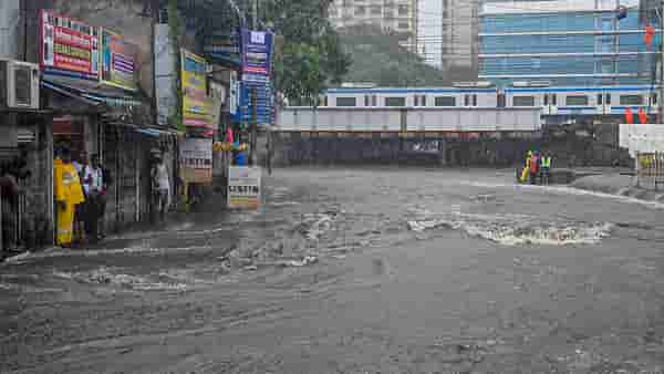 Mumbai Rain Big Alert | समुद्राला उधाण, लाटा उंच उसळणार, वारे वेगाने वाहणार, मुसळधार पावसाचे संकेत