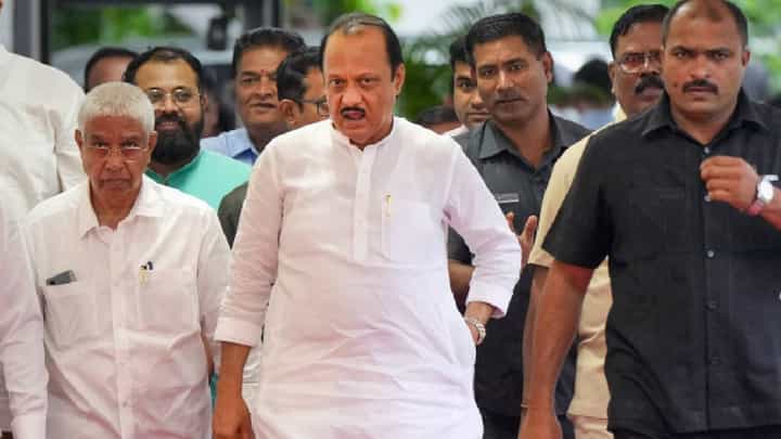 चर्चा तर होणारच! अजित पवार यांच्या वाढदिवसानिमित्त सामनात जाहिरात चर्चा तर होणारच! अजित पवार यांच्या वाढदिवसानिमित्त सामनात जाहिरात