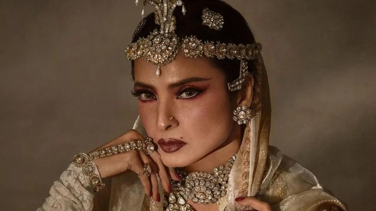 Rekha | 'या' व्यक्तीसोबत लिव्हइन रिलेशनशिपमध्ये राहतात रेखा? अनेकदा फोटो आले समोर