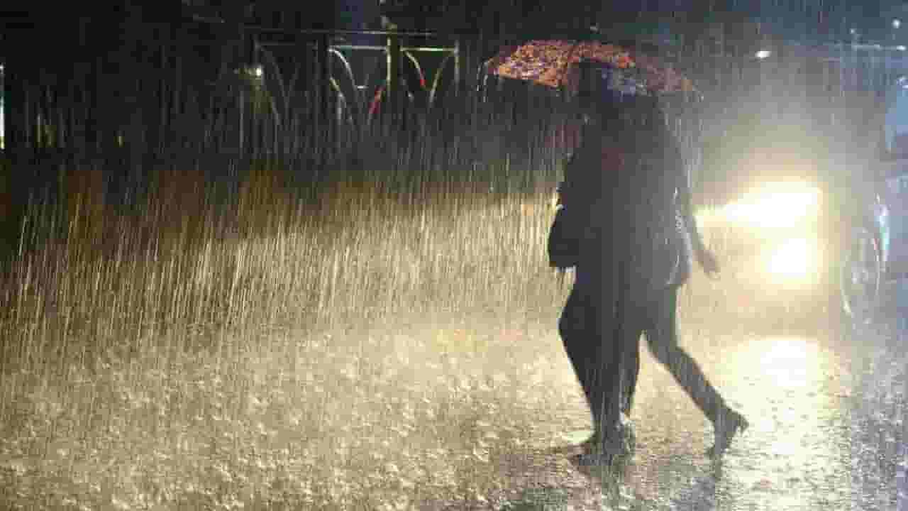 Raigad Rain Red Alert : रायगड जिल्हात आज धुवांधार; शाळांना सुट्टी, प्रशासन रेड अलर्ट मोडवर Raigad Rain Red Alert : रायगड जिल्हात आज धुवांधार; शाळांना सुट्टी, प्रशासन रेड अलर्ट मोडवर
