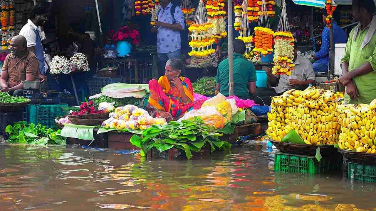 पावसामुळे राज्यात ठिकठिकाणी पाणीच पाणी; काळीज पिळवटून टाकणारी पाच दृश्ये...