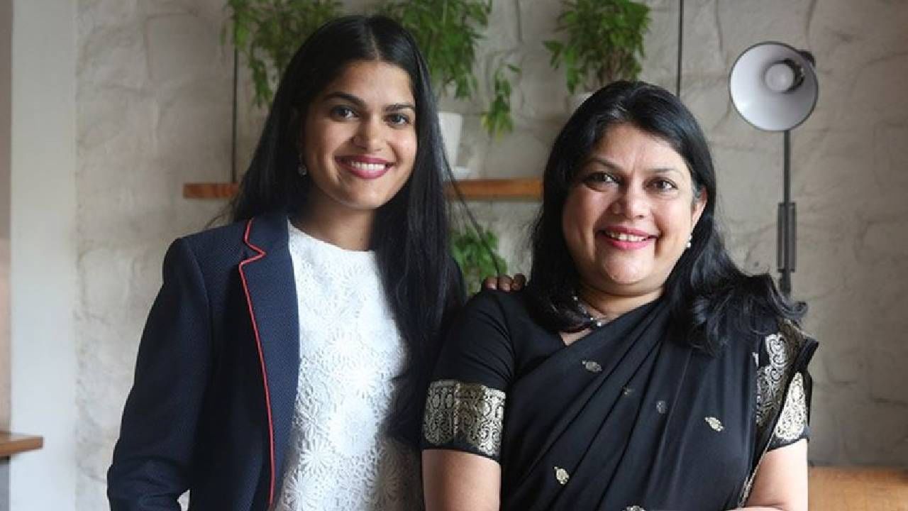 Advaita nayar with her mom falguni nayar nykaa owner