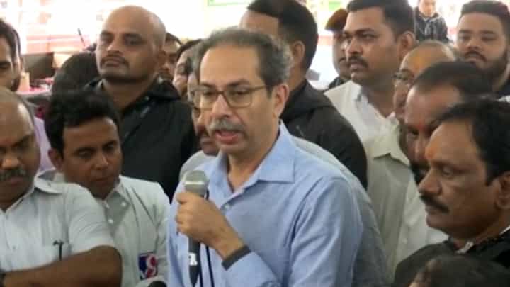 ‘तुमचं व्यवस्थित पुनर्वसन होईपर्यंत मी तुमच्यासोबतच’; उद्धव ठाकरे यांचा इर्शाळवाडीच्या नागरिकांना वचन ‘तुमचं व्यवस्थित पुनर्वसन होईपर्यंत मी तुमच्यासोबतच’; उद्धव ठाकरे यांचा इर्शाळवाडीच्या नागरिकांना वचन
