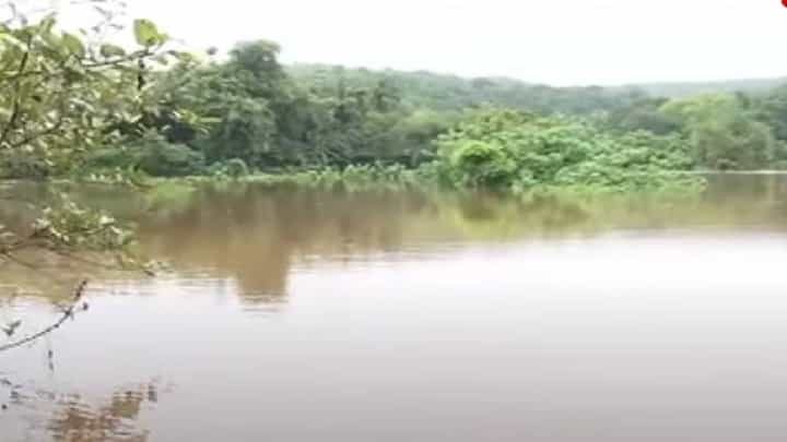 रत्नागिरीतील काजळी नदीला पूर, तोणदेतील साम मंदिरापर्यंत शिरले पुराचे पाणी रत्नागिरीतील काजळी नदीला पूर, तोणदेतील साम मंदिरापर्यंत शिरले पुराचे पाणी