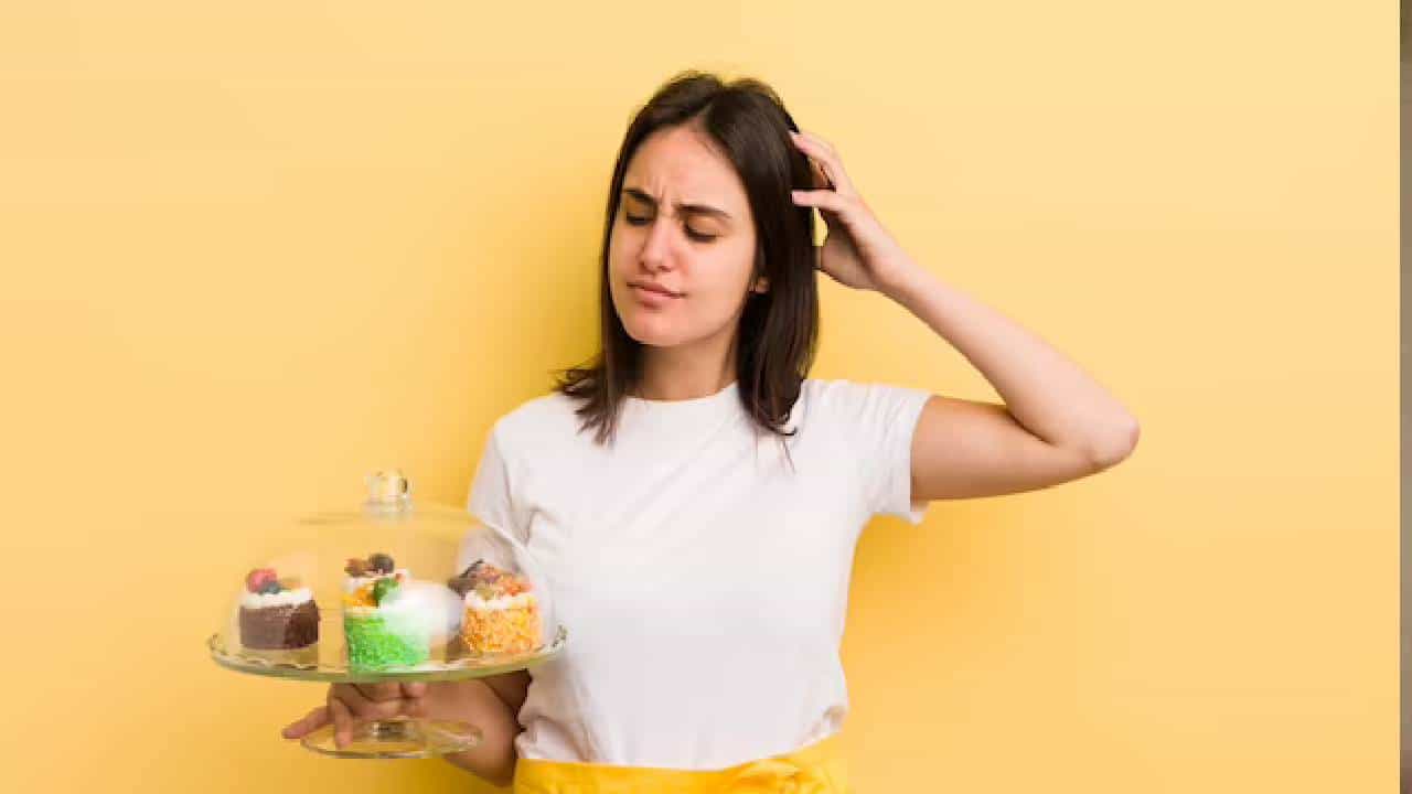 Hair Care : हे पदार्थ करतात तुमच्या केसांचं नुकसान, तुम्हीही खाताय का ?