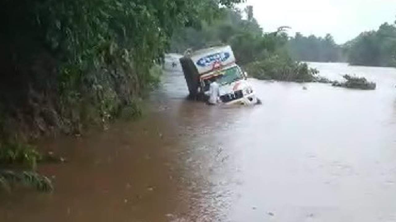 पावसाचा रेल्वे सेवेला फटका, तीन दिवस मेगा ब्लॉक घेतला तरी...