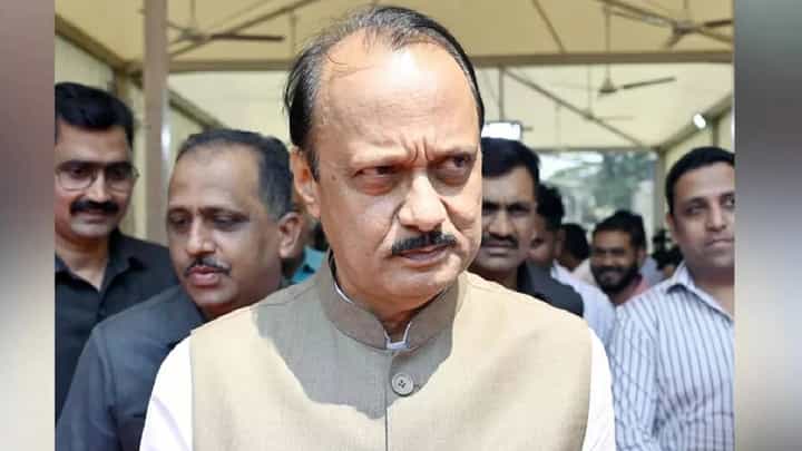 मतदार संघातील कामांसाठी 50 कोटांचा निधी द्या, आमदारांनंतर अजित पवार खासदारांना निधी देणार? मतदार संघातील कामांसाठी 50 कोटांचा निधी द्या, आमदारांनंतर अजित पवार खासदारांना निधी देणार?