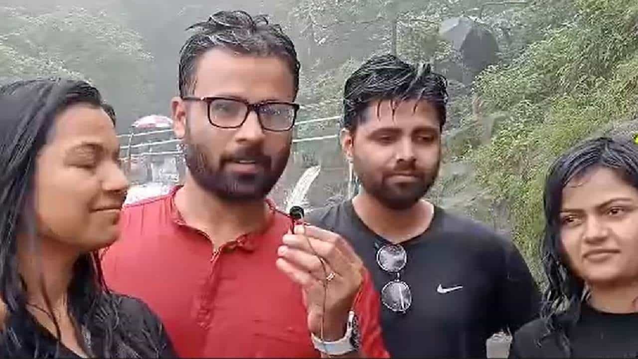 या भागात पावसाळी पर्यटनावर बंदी, तरीही पर्यटक घेतात सुटीचा आनंद
