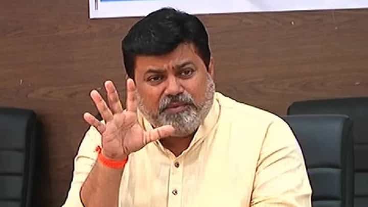 ‘...पण सरकारला शहानपण आलं, श्वेतपत्रिकेवरून ठाकरे गटाचा नेता भडकला’ ‘...पण सरकारला शहानपण आलं, श्वेतपत्रिकेवरून ठाकरे गटाचा नेता भडकला’