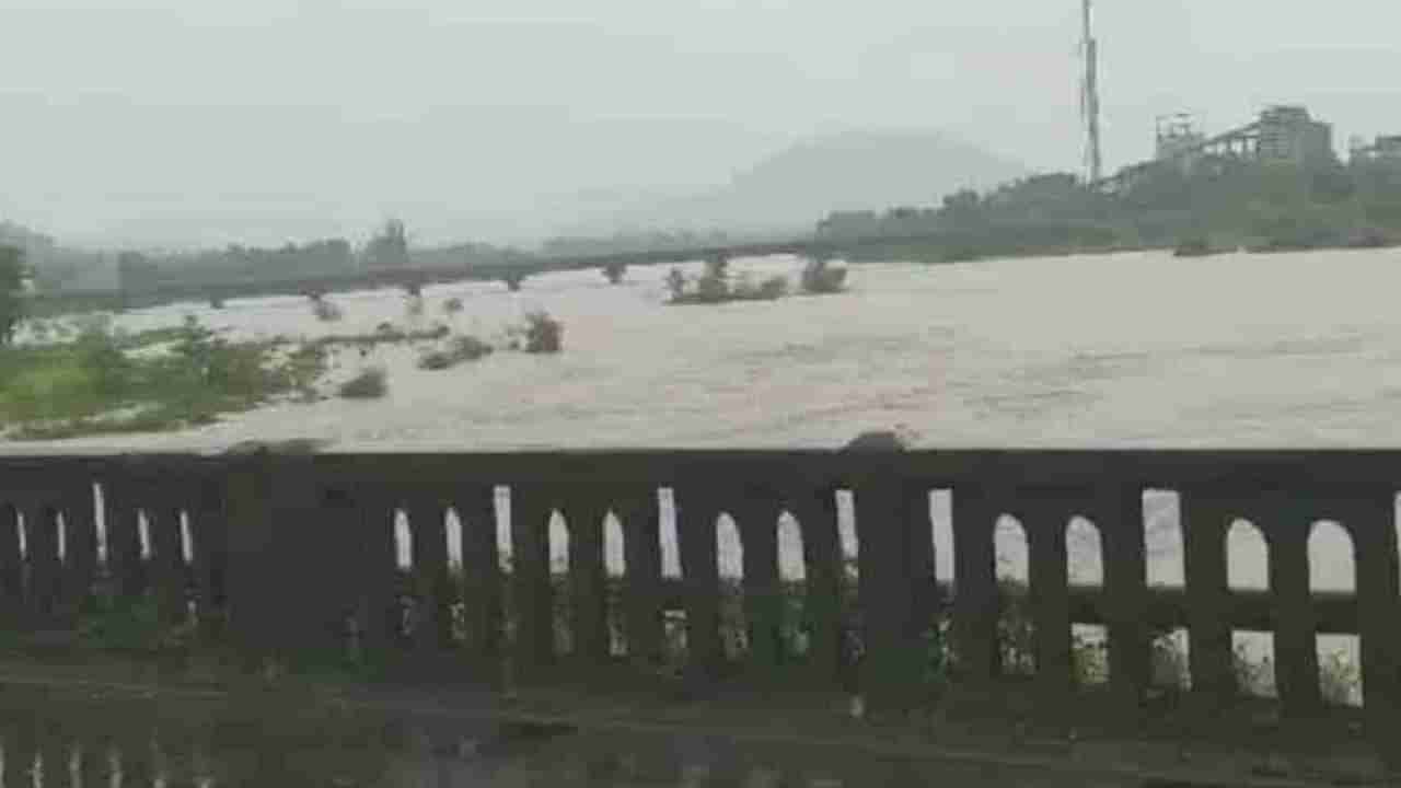 पावसाचा जोर वाढला, खेडमधील जनजीवन विस्कळीत जगबुडीने ओलांडली धोक्याची पातळी ... अलर्ट जारी