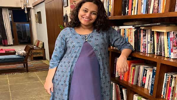 बॉलिवूडमधील गुणी अभिनेत्री स्वरा भास्कर लवकरच आई होणार आहे. जून महिन्यात प्रेग्नंन्सीची घोषणा केल्यापासून ती चर्चेत आहे. सोशल मीडियावरही ती बरीच ॲक्टिव्ह असते. (Photo : Twitter)