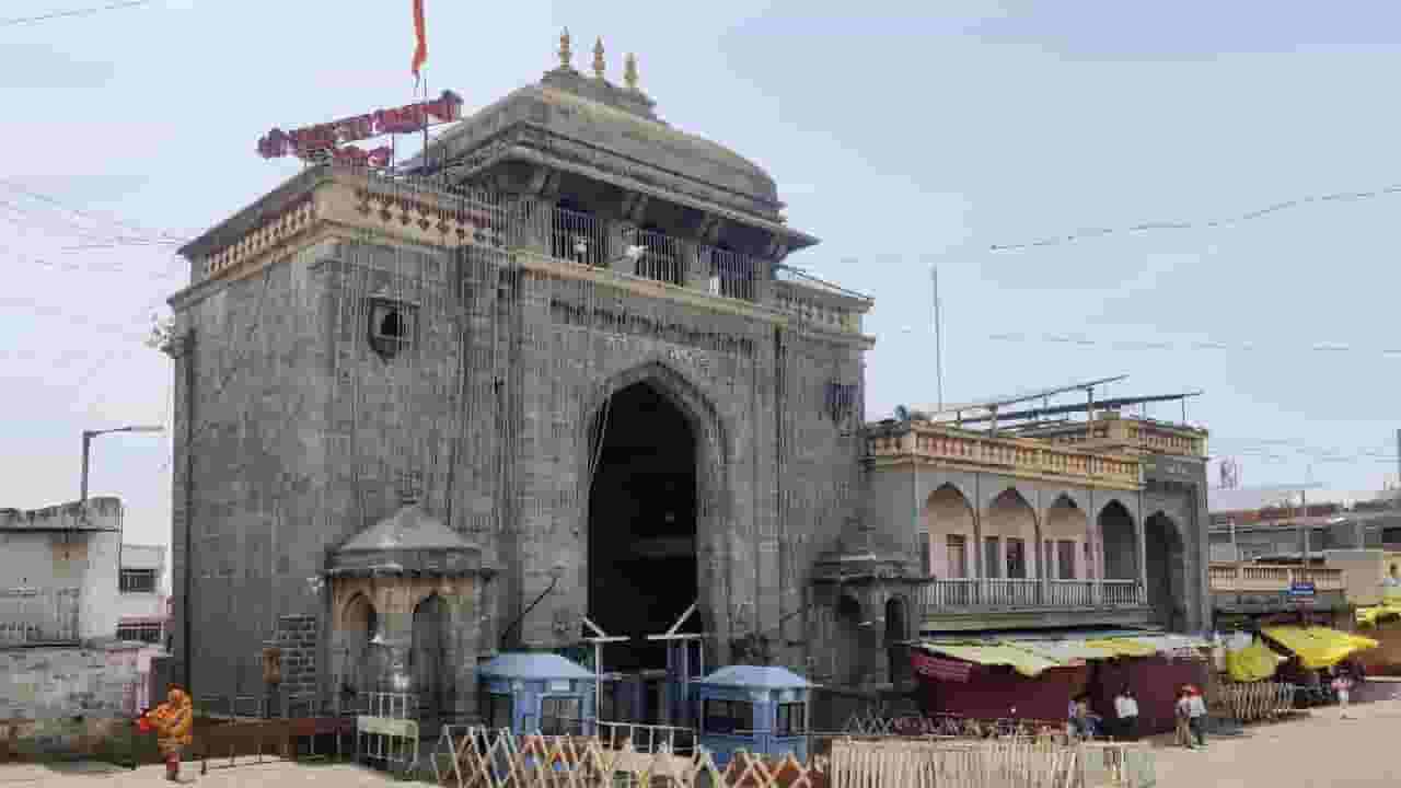 तुळजाभवानी देवी अलंकार गहाळ प्रकरण; पुन्हा होणार पुन्हा मोजदाद, धक्कादायक प्रकारानंतर जिल्हाधिकारी यांचे आदेश