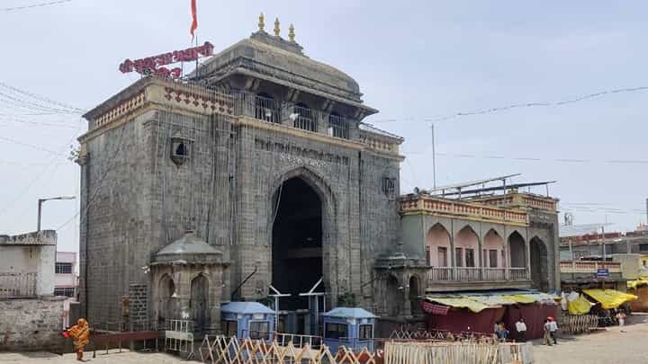 तुळजाभवानी देवी अलंकार गहाळ प्रकरण; पुन्हा होणार पुन्हा मोजदाद, धक्कादायक प्रकारानंतर जिल्हाधिकारी यांचे आदेश तुळजाभवानी देवी अलंकार गहाळ प्रकरण; पुन्हा होणार पुन्हा मोजदाद, धक्कादायक प्रकारानंतर जिल्हाधिकारी यांचे आदेश