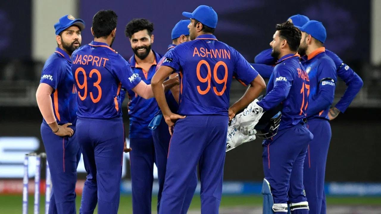 ऑक्टोबर-नोव्हेंबरमध्ये भारतात होणाऱ्या एकदिवसीय विश्वचषकापूर्वी भारतीय संघ फक्त दोन वनडे मालिका खेळणार आहे. वेस्ट इंडिजविरुद्ध तीन एकदिवसीय सामन्यांची मालिका खेळणार आहे. त्यानंतर ऑस्ट्रेलियाविरुद्ध 3 सामन्यांची वनडे मालिका खेळणार आहे.