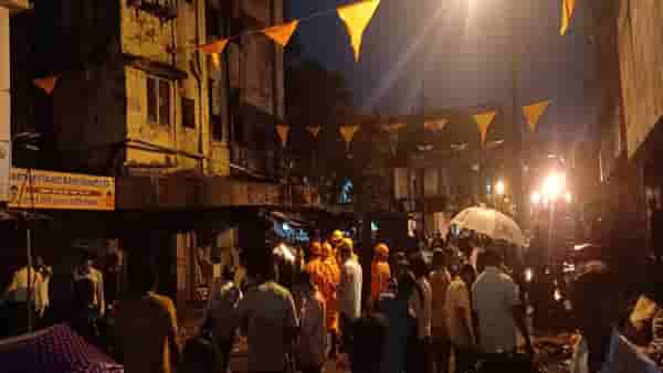 मोठी बातमी! नालासोपाऱ्यात 4 मजली इमारत झुकली, दोन इमारतीमधील 50 कुटुंबांचं रेस्क्यू ऑपरेशन