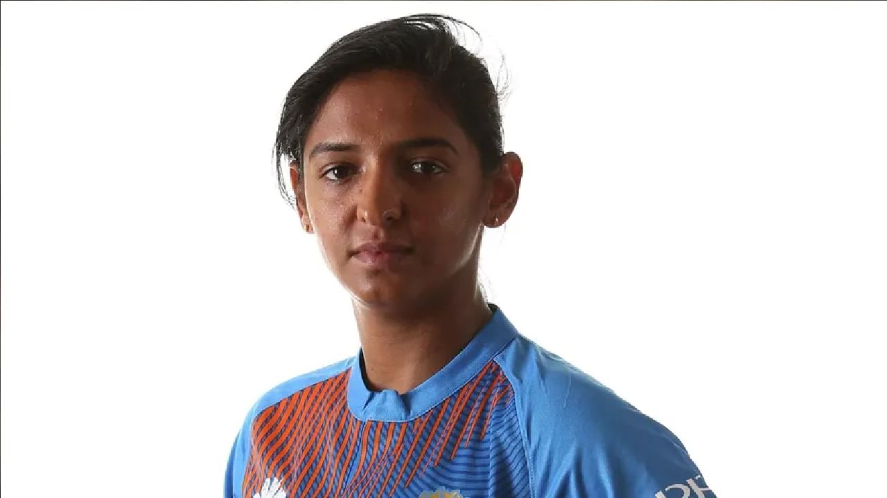 दरम्यान आता आयसीसीने हरमनप्रीतवर 2 सामन्यांची बंदी घातली आहे. त्यामुळे हरमनप्रीतला आगामी एशियन गेम्स स्पर्धेतील क्वार्टर फायनल आणि सेमी फायनलमध्ये खेळता येणार नाही.