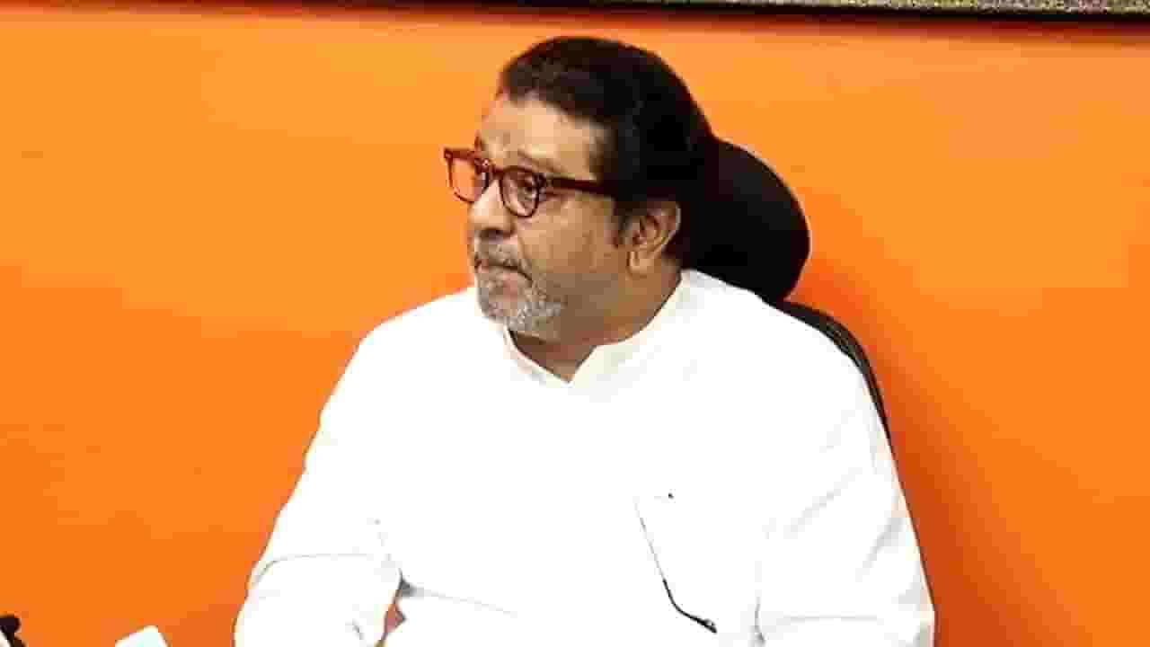 भाजप-मनसे युतीवर राज ठाकरे स्पष्टच बोलले, म्हणाले... ‘कोणी कोणाला भेटलं की...’ भाजप-मनसे युतीवर राज ठाकरे स्पष्टच बोलले, म्हणाले... ‘कोणी कोणाला भेटलं की...’