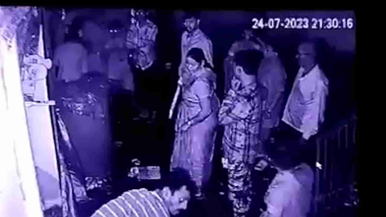 Thane Crime : तक्रार दिल्याच्या रागातून तरुणावर जीवघेणा हल्ला, घटना सीसीटीव्हीत कैद