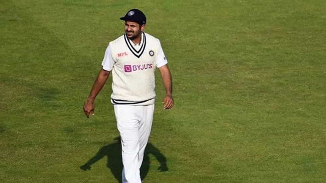 दुसऱ्या कसोटी सामन्यात शार्दुल ठाकुर मांडीच्या दुखापतीमुळे खेळला नव्हता. बीसीसीआयने याबाबत पत्रक जारी केलं होतं. तसेच दुसऱ्या कसोटीत मुकेश कुमार याला संधी मिळाली होती.