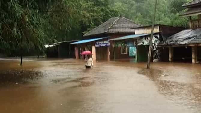 कुठे मुसळधार, तर कुठे विजांचा कडकडाट, तर कुठे नद्यांना पूर; राज्यात सध्या पावसाची स्थिती काय? जाणून घ्या...