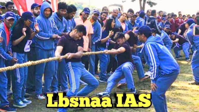 UPSC क्रॅक केल्यानंतर शिकावी लागते नवी भाषा, कशी असते LBSNAA मध्ये IAS Training? वाचा सविस्तर