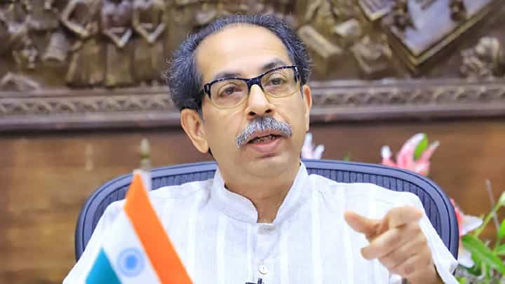 हिंमत असेल तर लोकसभेला उभं राहा अन् दोन खासदार निवडणून दाखवा, भाजप नेत्याचं उद्धव ठाकरे यांना आव्हान हिंमत असेल तर लोकसभेला उभं राहा अन् दोन खासदार निवडणून दाखवा, भाजप नेत्याचं उद्धव ठाकरे यांना आव्हान