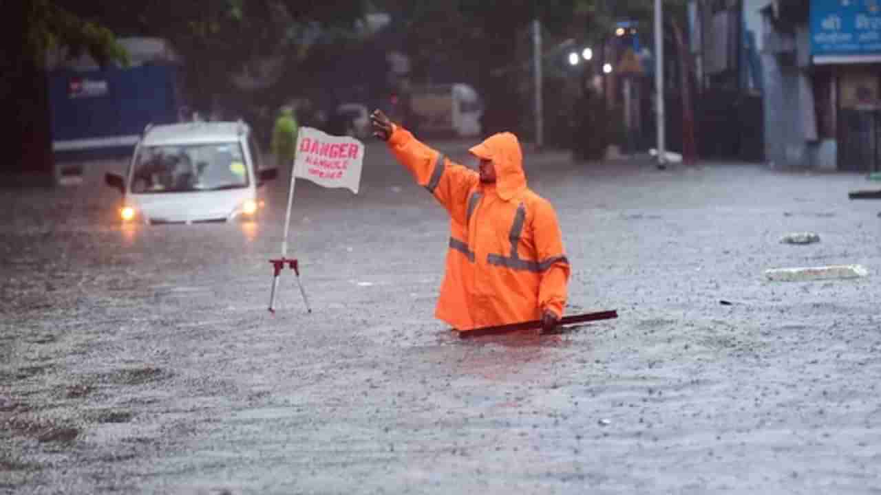 Mumbai Rain | मुंबईत मुसळधार पाऊस, हा महत्वाचा मार्ग वाहतुकीसाठी बंद