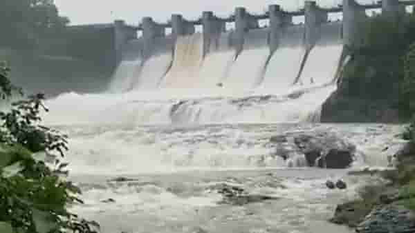 या धरणातून पाण्याचा विसर्ग कमी केला, चार दरवाजे पुर्णपणे बंद