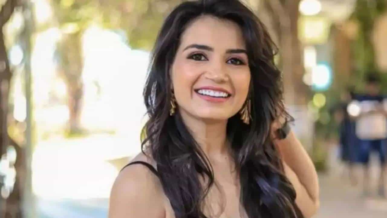 गेल्या काही दिवसांपासून तारक मेहता का उल्टा चश्मा ही मालिका मोठ्या वादामध्ये अडकलीये. तारक मेहता मालिकेचे निर्माते असित कुमार मोदी यांच्यावर गंभीर आरोप केले जात आहेत.