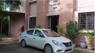 Jalgaon News : आजीची प्रकृती खालावली म्हणून नातू पहायला आला, पण काकाच्या दारात येताच नातवाला हृदयविकाराचा झटका