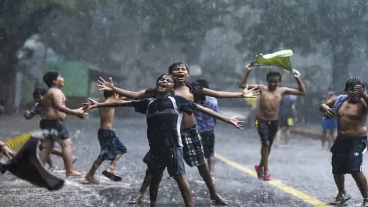 नाशिककरांना जोरदार पावसाची प्रतिक्षा, तरीही रिमझिम पावसाकडून आनंदाची बातमी नाशिककरांना जोरदार पावसाची प्रतिक्षा, तरीही रिमझिम पावसाकडून आनंदाची बातमी