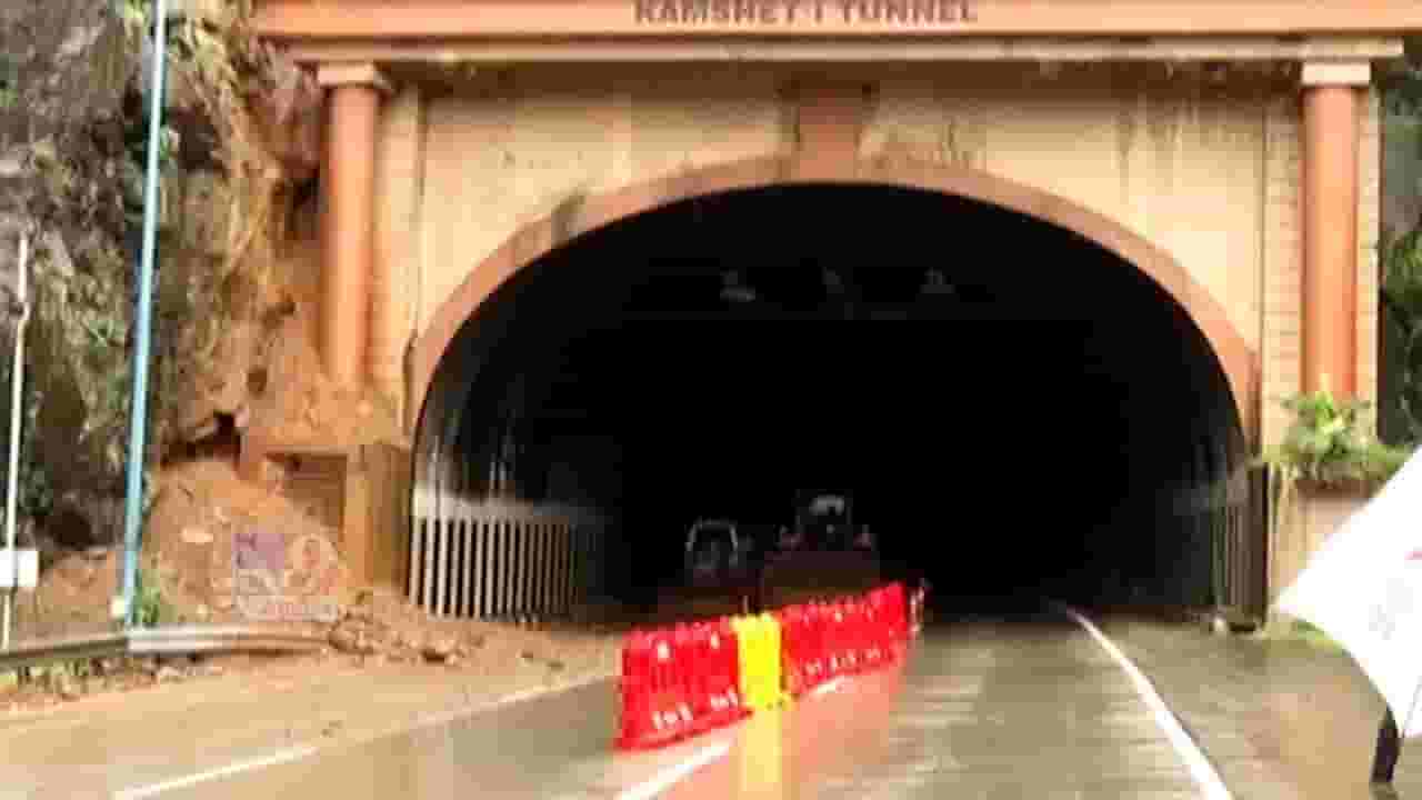 पावसाचा फटका, मुंबई-पुणे द्रुतगती महामार्गावर आजही विशेष ब्लॉग! पावसाचा फटका, मुंबई-पुणे द्रुतगती महामार्गावर आजही विशेष ब्लॉग!