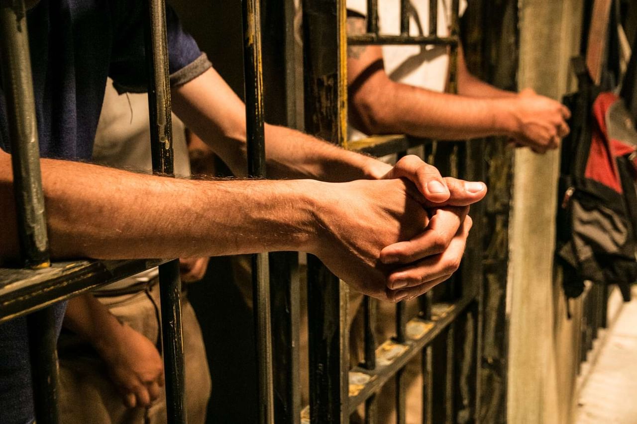 भारताचे या देशातील तुरुंगात आहेत सर्वाधिक कैदी, नाव ऐकाल तर बसेल धक्का भारताचे या देशातील तुरुंगात आहेत सर्वाधिक कैदी, नाव ऐकाल तर बसेल धक्का