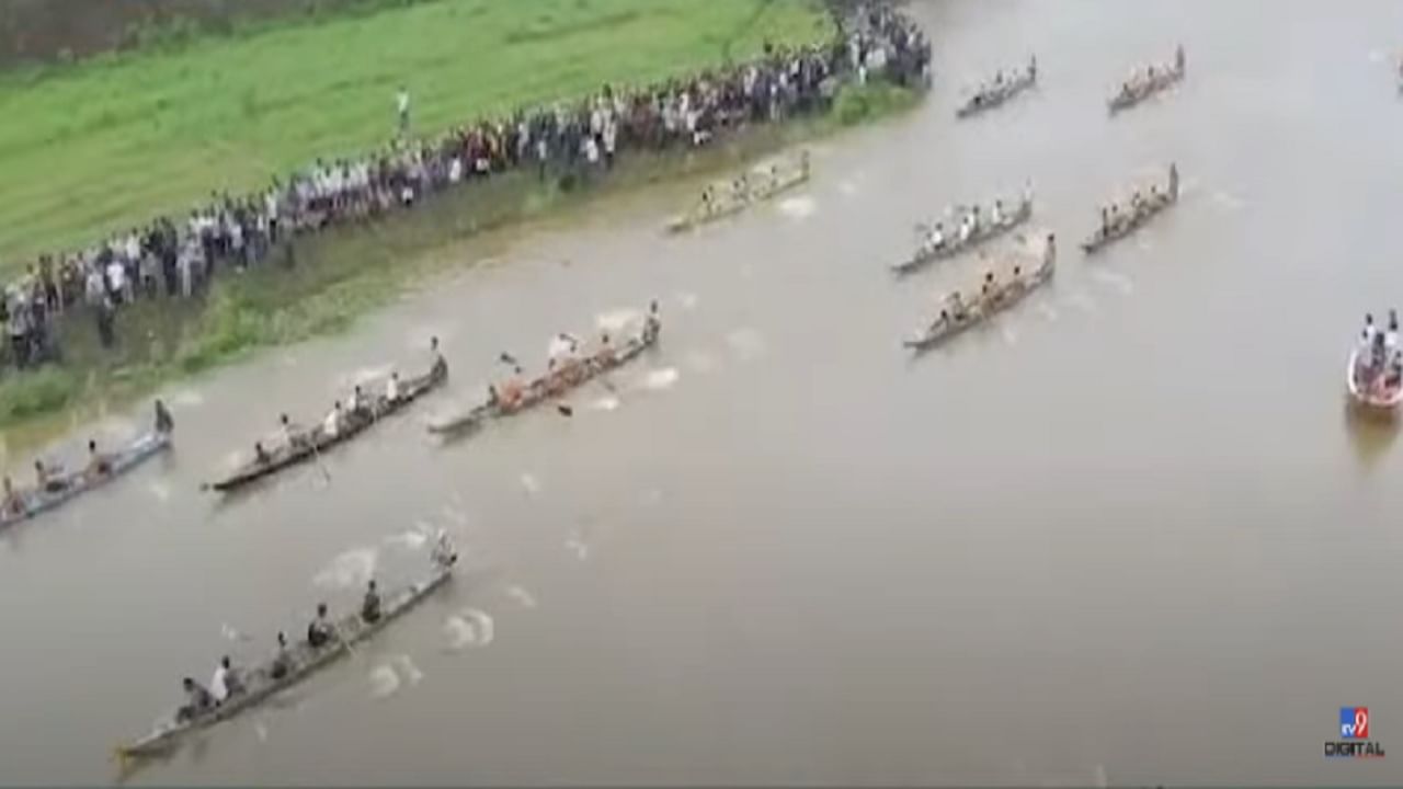 कृष्णेच्या पात्रात रंगला होडयांच्या शर्यतीचा थरार, ड्रोन कॅमेऱ्यातील दृश्य तुम्ही पाहिली का? कृष्णेच्या पात्रात रंगला होडयांच्या शर्यतीचा थरार, ड्रोन कॅमेऱ्यातील दृश्य तुम्ही पाहिली का?