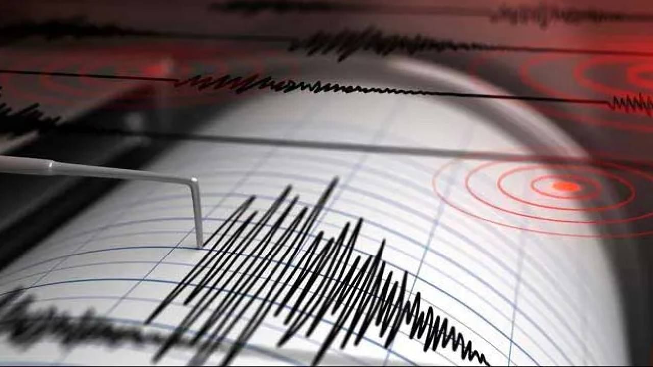 Earthquake in Delhi | दिल्ली हादरली! भूकंपाचे तीव्र धक्के, नागरिकांमध्ये भीतीचे वातावरण Earthquake in Delhi | दिल्ली हादरली! भूकंपाचे तीव्र धक्के, नागरिकांमध्ये भीतीचे वातावरण