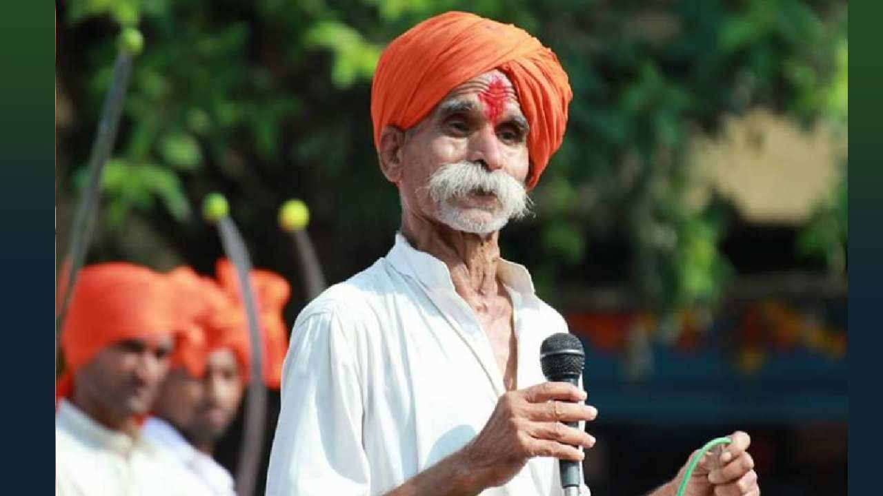 अखेर संभाजी भिडे यांच्याविरोधात गुन्हा दाखल; 'त्या' वादग्रस्त वक्तव्याचे सर्वत्र पडसाद अखेर संभाजी भिडे यांच्याविरोधात गुन्हा दाखल; 'त्या' वादग्रस्त वक्तव्याचे सर्वत्र पडसाद