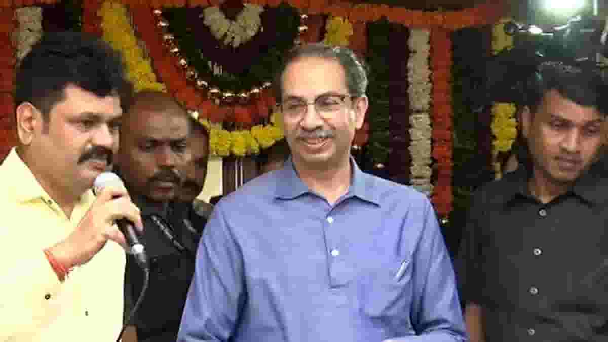 एका एकाला काय फोडता, एकदाच्या निवडणुका घ्याच; उद्धव ठाकरे यांनी भाजपला ललकारले एका एकाला काय फोडता, एकदाच्या निवडणुका घ्याच; उद्धव ठाकरे यांनी भाजपला ललकारले