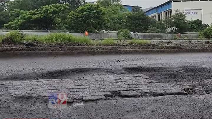 मुंबई-नाशिक महामार्गवर रस्त्यांची चाळण, महामार्गवर वाहतूक कोंडी; प्रशासनाचं दुर्लक्ष मुंबई-नाशिक महामार्गवर रस्त्यांची चाळण, महामार्गवर वाहतूक कोंडी; प्रशासनाचं दुर्लक्ष
