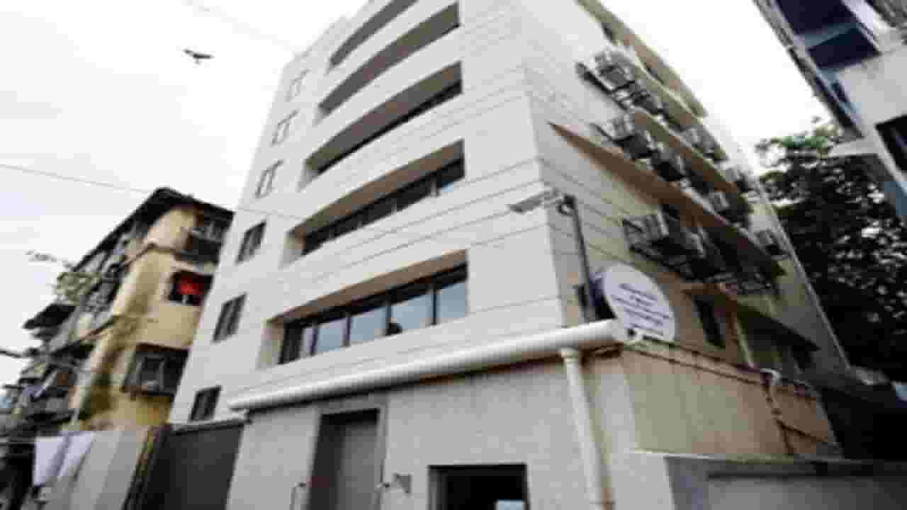 दहशतवाद्यांच्या टार्गेटवर पुन्हा एकदा छाबड हाऊस? कुलाब्यात पोलीस यंत्रणा सतर्क दहशतवाद्यांच्या टार्गेटवर पुन्हा एकदा छाबड हाऊस? कुलाब्यात पोलीस यंत्रणा सतर्क