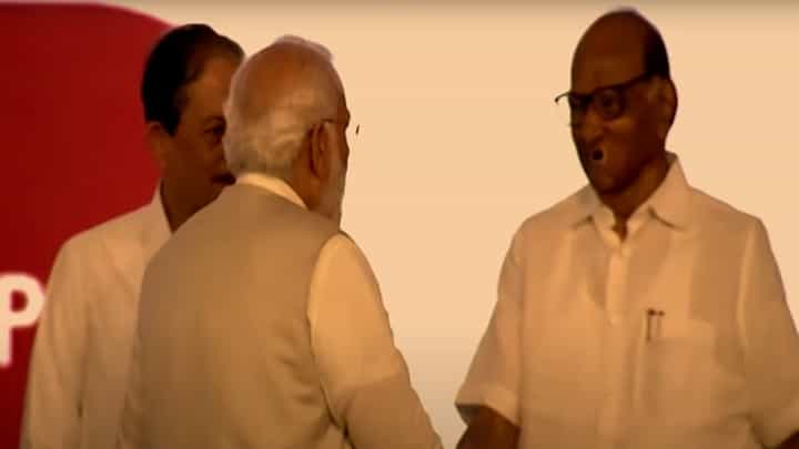 महाराष्ट्राच्या भावना तुडवण्याचा प्रयत्न...; पवार-मोदी भेटीवर संजय राऊत यांची प्रतिक्रिया महाराष्ट्राच्या भावना तुडवण्याचा प्रयत्न...; पवार-मोदी भेटीवर संजय राऊत यांची प्रतिक्रिया