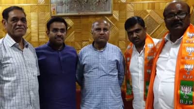 बीआरएसचे चरण वाघमारे यांना धक्का, संदीप टाले यांच्यासह तिघांचा भाजपात प्रवेश